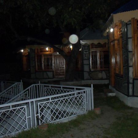 Manila Huts Hotell Naran Exteriör bild